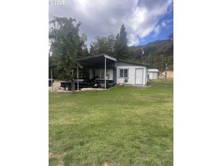 567 BLUEBIRD Ln, Myrtle Creek, OR 97457