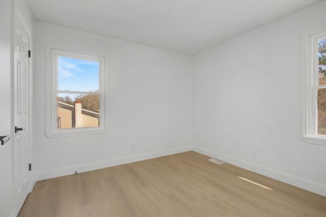 131 Lakeside Dr, Columbia, TN 38401