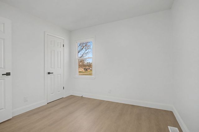 131 Lakeside Dr, Columbia, TN 38401