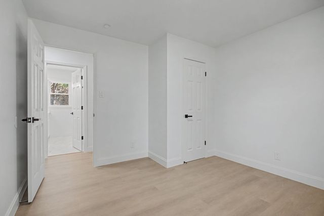 131 Lakeside Dr, Columbia, TN 38401