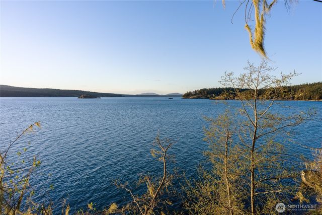 385 Doe Run, Lopez Island, WA 98261