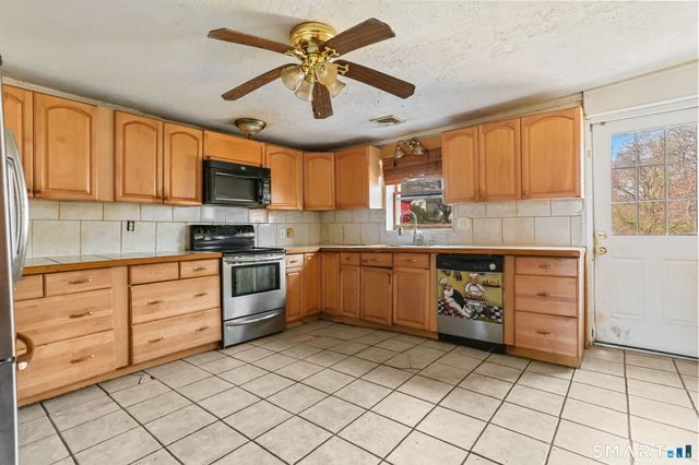 39 Soundview Avenue, Milford, CT 06460
