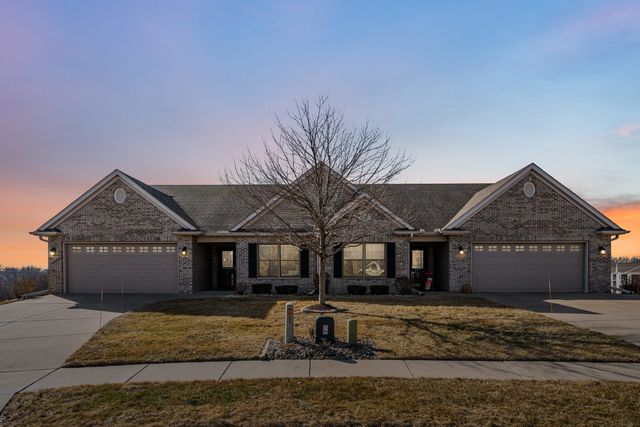 3520 Black Lion Circle NA, Bettendorf, IA 52722