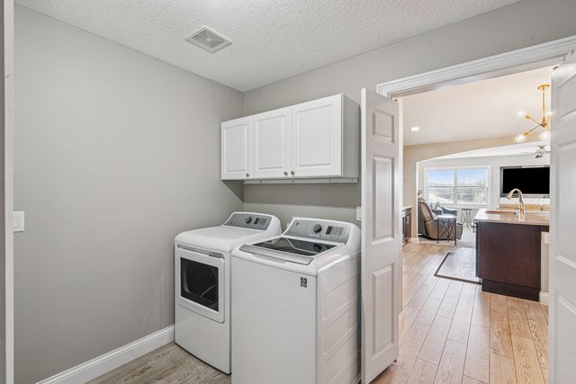 3520 Black Lion Circle NA, Bettendorf, IA 52722