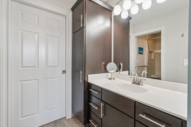 3520 Black Lion Circle NA, Bettendorf, IA 52722