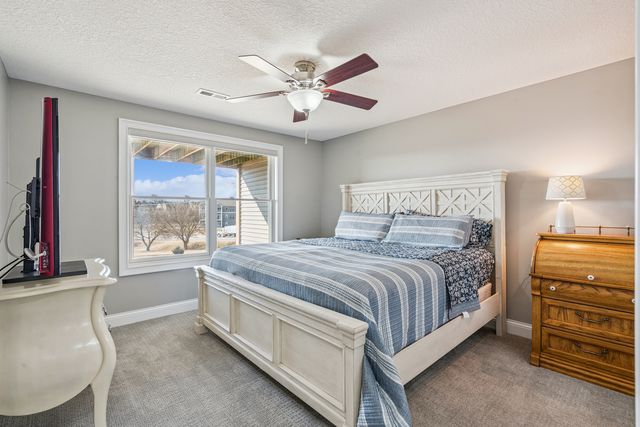 3520 Black Lion Circle NA, Bettendorf, IA 52722