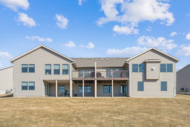 3520 Black Lion Circle NA, Bettendorf, IA 52722
