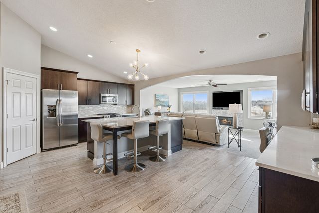 3520 Black Lion Circle NA, Bettendorf, IA 52722