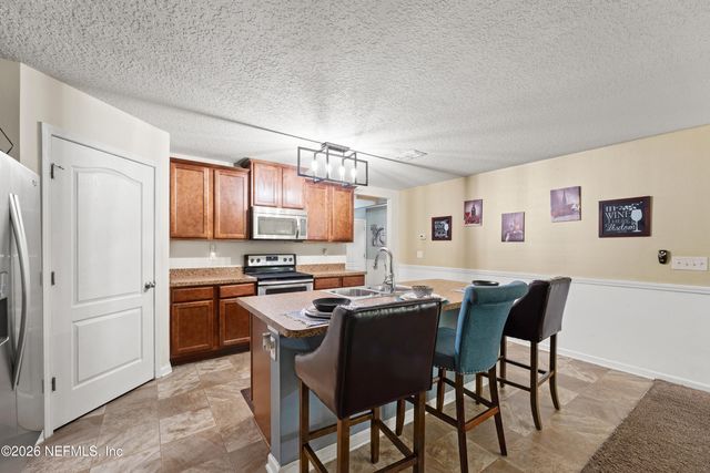 8949 OXFORDSHIRE Drive, Jacksonville, FL 32219
