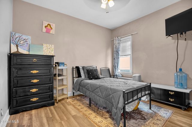 913 Altamont Avenue, Schenectady, NY 12303
