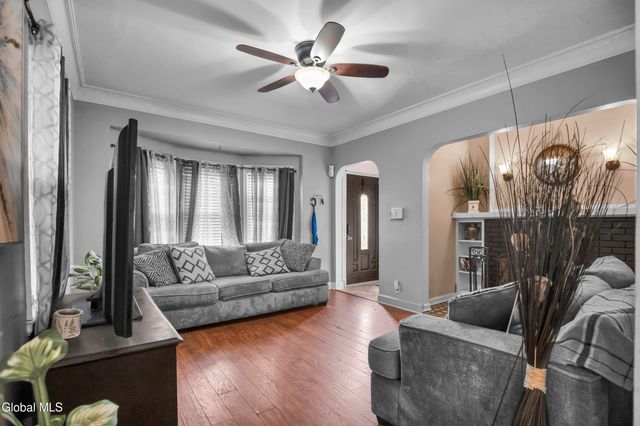 913 Altamont Avenue, Schenectady, NY 12303