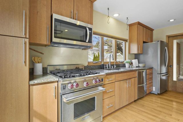19 Red Maple Trail, Madison, WI 53717