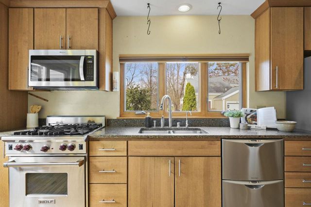 19 Red Maple Trail, Madison, WI 53717