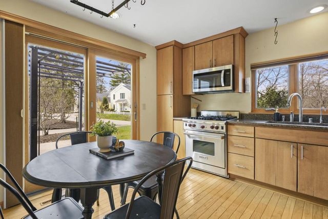 19 Red Maple Trail, Madison, WI 53717