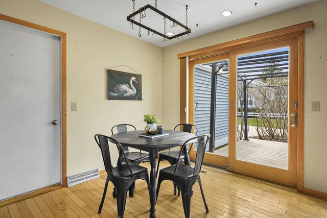 19 Red Maple Trail, Madison, WI 53717