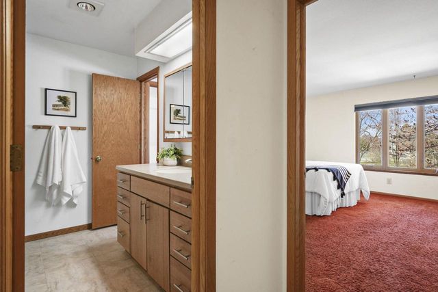 19 Red Maple Trail, Madison, WI 53717