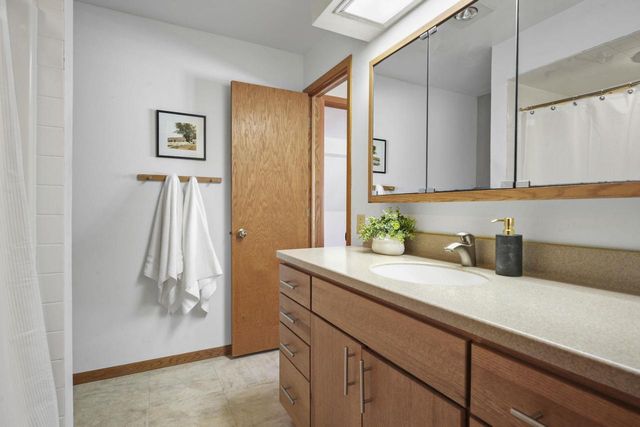 19 Red Maple Trail, Madison, WI 53717