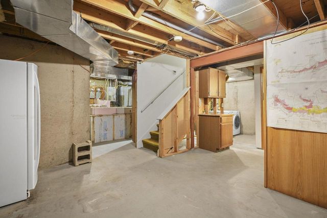 19 Red Maple Trail, Madison, WI 53717