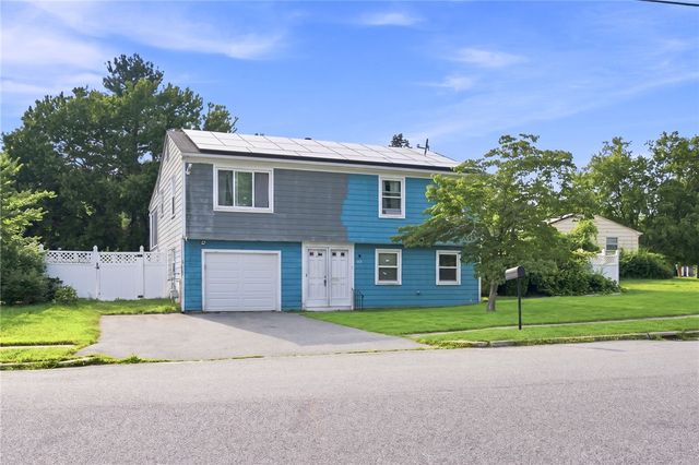 23 Hornbeam Drive, Cranston, RI 02921
