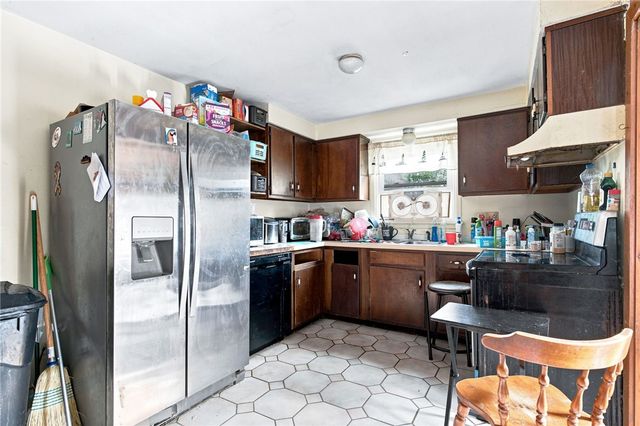 23 Hornbeam Drive, Cranston, RI 02921