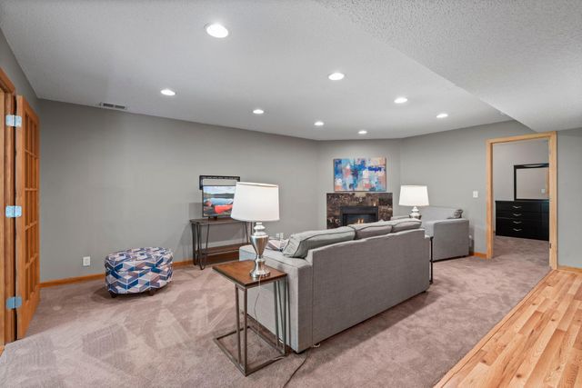 16633 Temple Drive N, Minnetonka, MN 55345