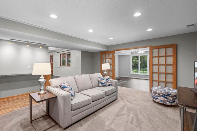 16633 Temple Drive N, Minnetonka, MN 55345