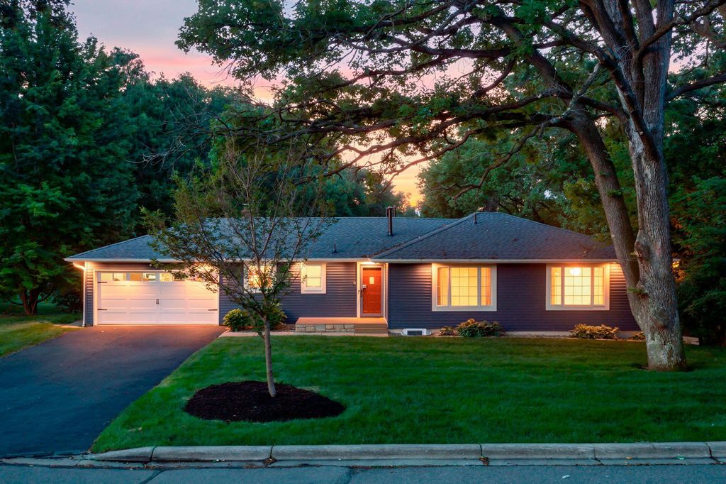 16633 Temple Drive N, Minnetonka, MN 55345