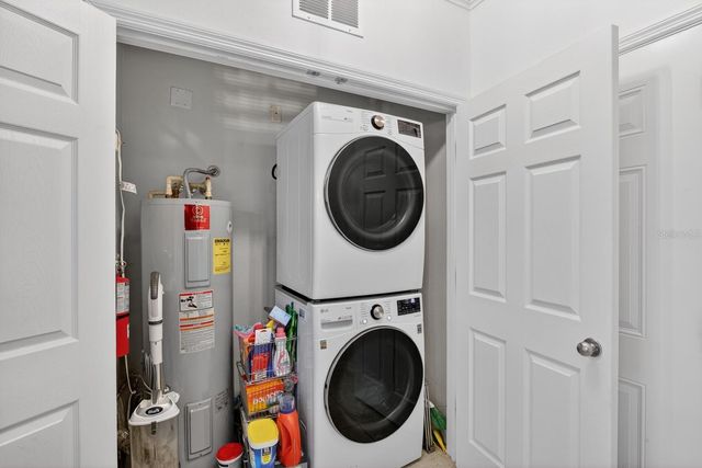 1185 SW 9TH ROAD 212, Gainesville, FL 32601