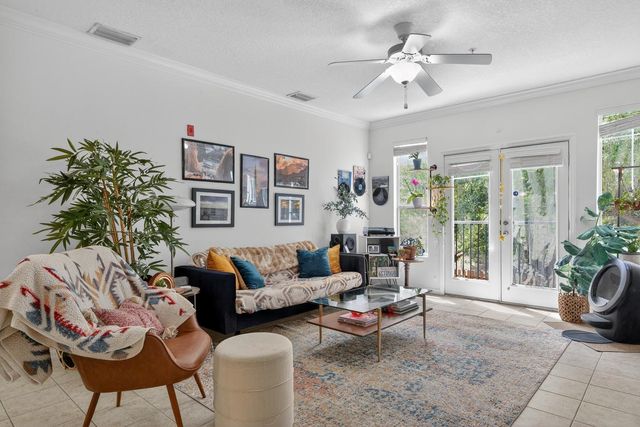 1185 SW 9TH ROAD 212, Gainesville, FL 32601