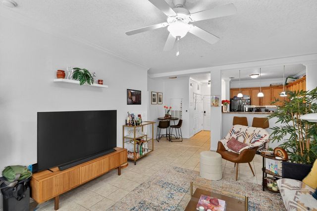 1185 SW 9TH ROAD 212, Gainesville, FL 32601