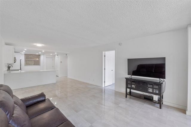 3751 Environ Boulevard 243, Lauderhill, FL 33319