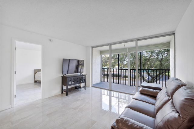 3751 Environ Boulevard 243, Lauderhill, FL 33319