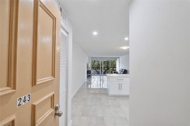 3751 Environ Boulevard 243, Lauderhill, FL 33319