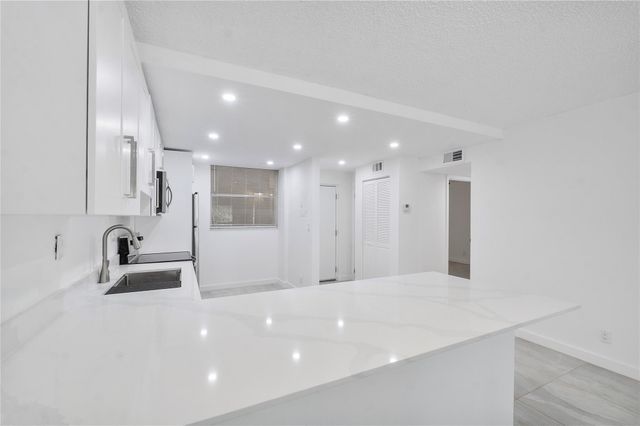 3751 Environ Boulevard 243, Lauderhill, FL 33319