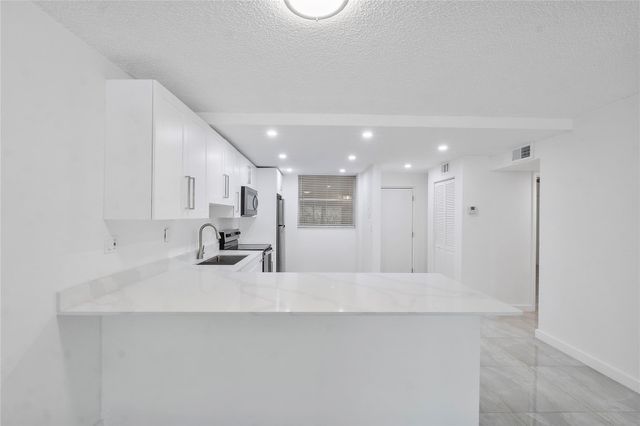 3751 Environ Boulevard 243, Lauderhill, FL 33319