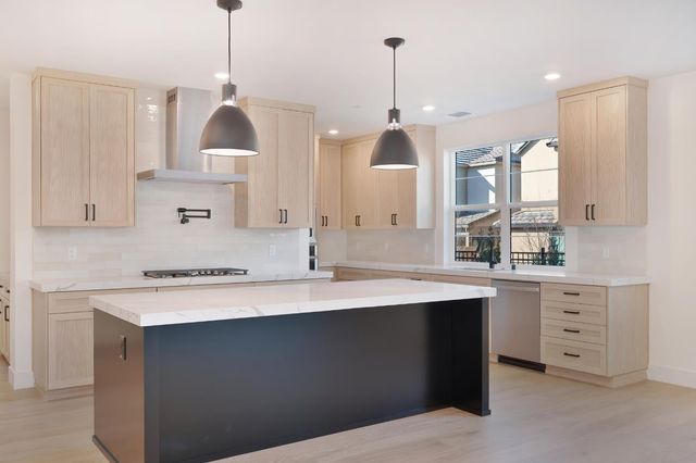 8468 Sun View Cir, Granite Bay, CA 95746