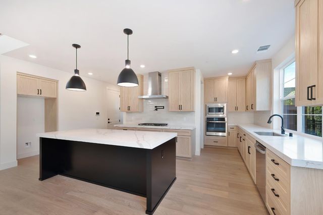8468 Sun View Cir, Granite Bay, CA 95746