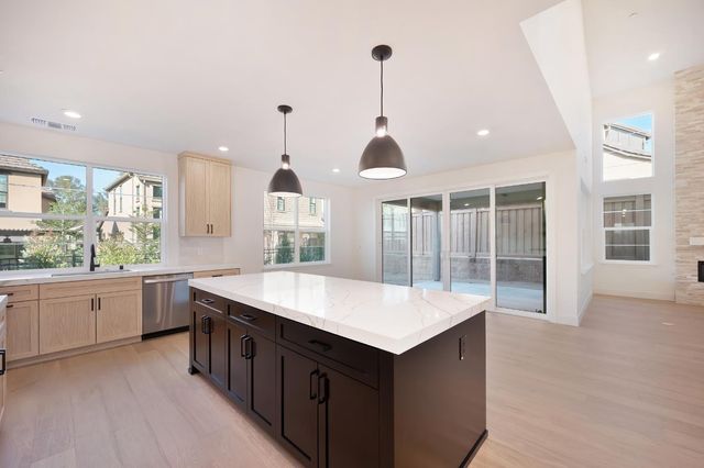 8468 Sun View Cir, Granite Bay, CA 95746
