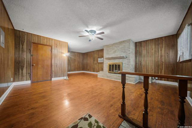 7246 HICKORY GROVE DR, San Antonio, TX 78227