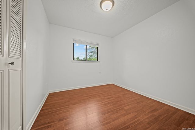 7246 HICKORY GROVE DR, San Antonio, TX 78227