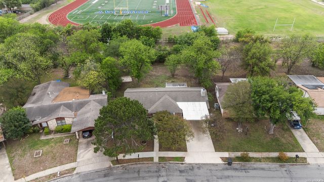 7246 HICKORY GROVE DR, San Antonio, TX 78227