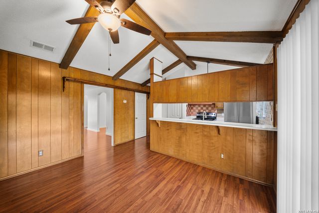 7246 HICKORY GROVE DR, San Antonio, TX 78227