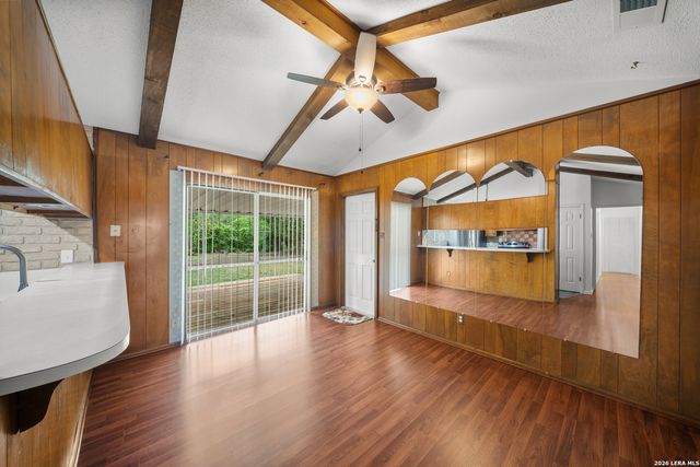 7246 HICKORY GROVE DR, San Antonio, TX 78227