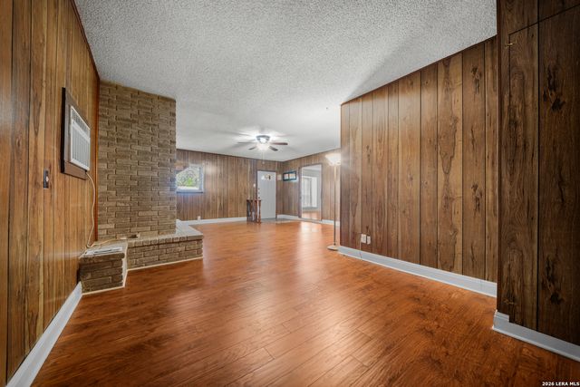 7246 HICKORY GROVE DR, San Antonio, TX 78227