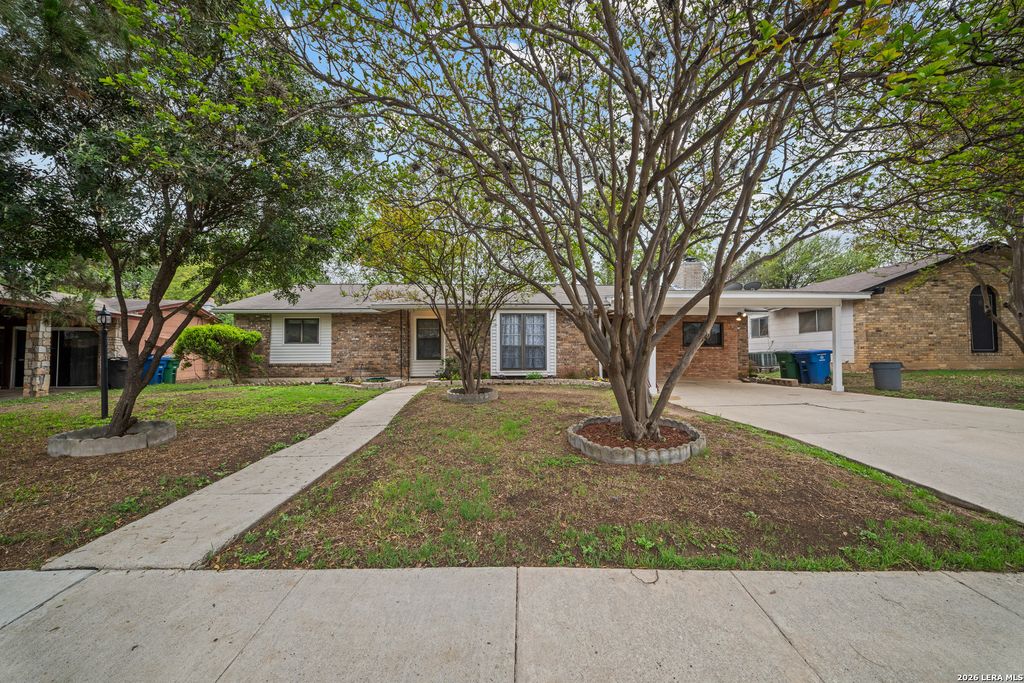 7246 HICKORY GROVE DR, San Antonio, TX 78227