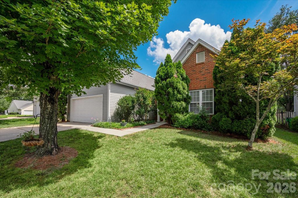 9407 Thatcher Hall Court, Charlotte, NC 28277