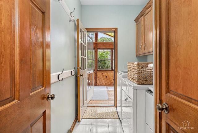 1309 Hawkins Court, St. Charles, IL 60174