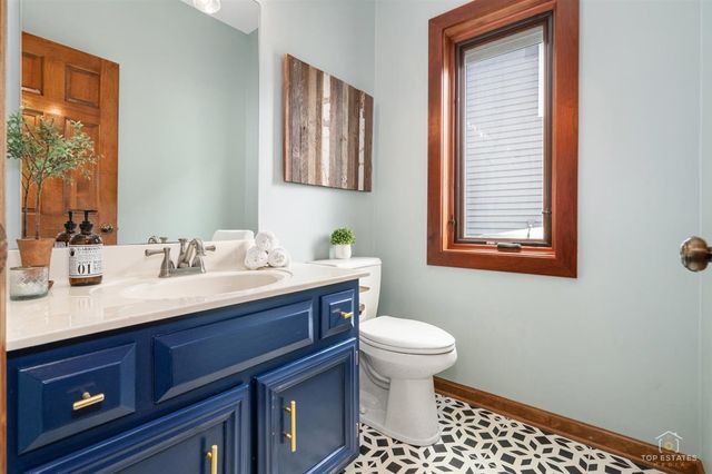 1309 Hawkins Court, St. Charles, IL 60174