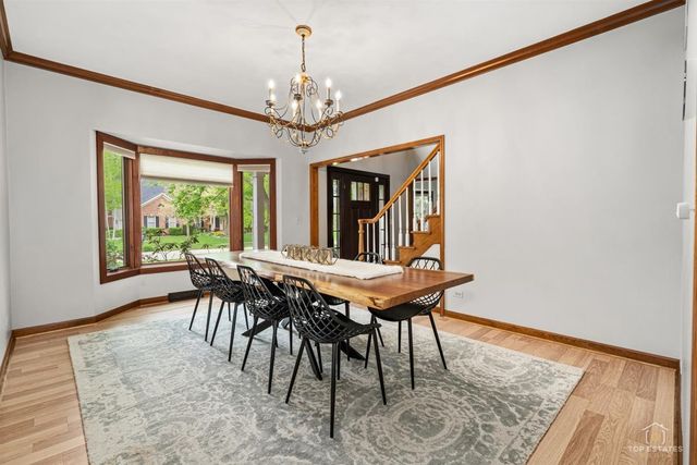 1309 Hawkins Court, St. Charles, IL 60174