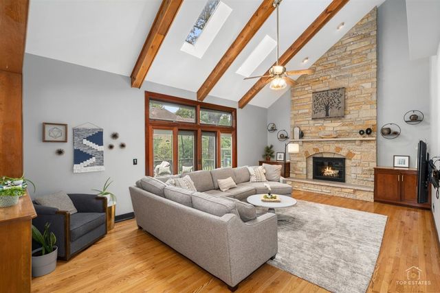 1309 Hawkins Court, St. Charles, IL 60174
